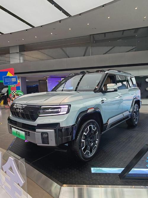 成都61比亚迪方程豹硬派越野的爆款，英菲尼迪35周年与你共成长